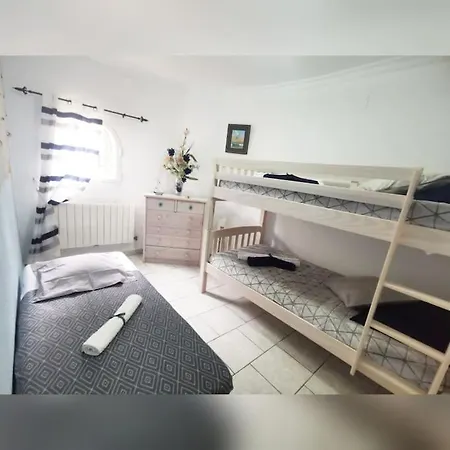 Deanna Magnifique Vue Situé à 1,5 Km De La Villa