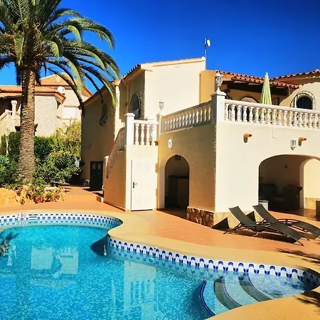 Deanna Magnifique Vue Situé à 1,5 Km De La Villa