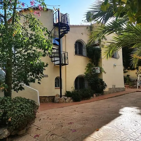 Deanna Magnifique Vue Situe A 1,5 Km De La Villa Calp