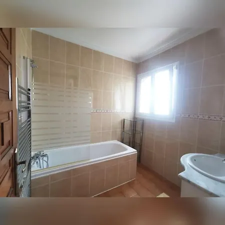 Deanna Magnifique Vue Situe A 1,5 Km De La Villa