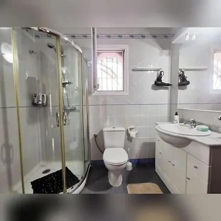 Deanna Magnifique Vue Situe A 1,5 Km De La