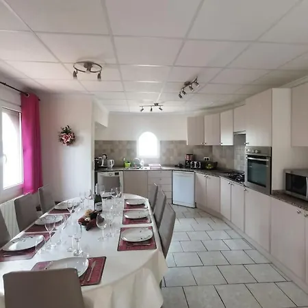 Deanna Magnifique Vue Situe A 1,5 Km De La *